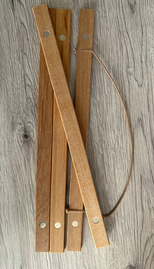 Porte affiche mural en bois